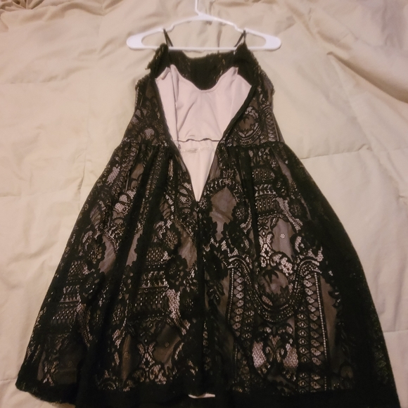 Francescas Dress - Picture 3 of 4